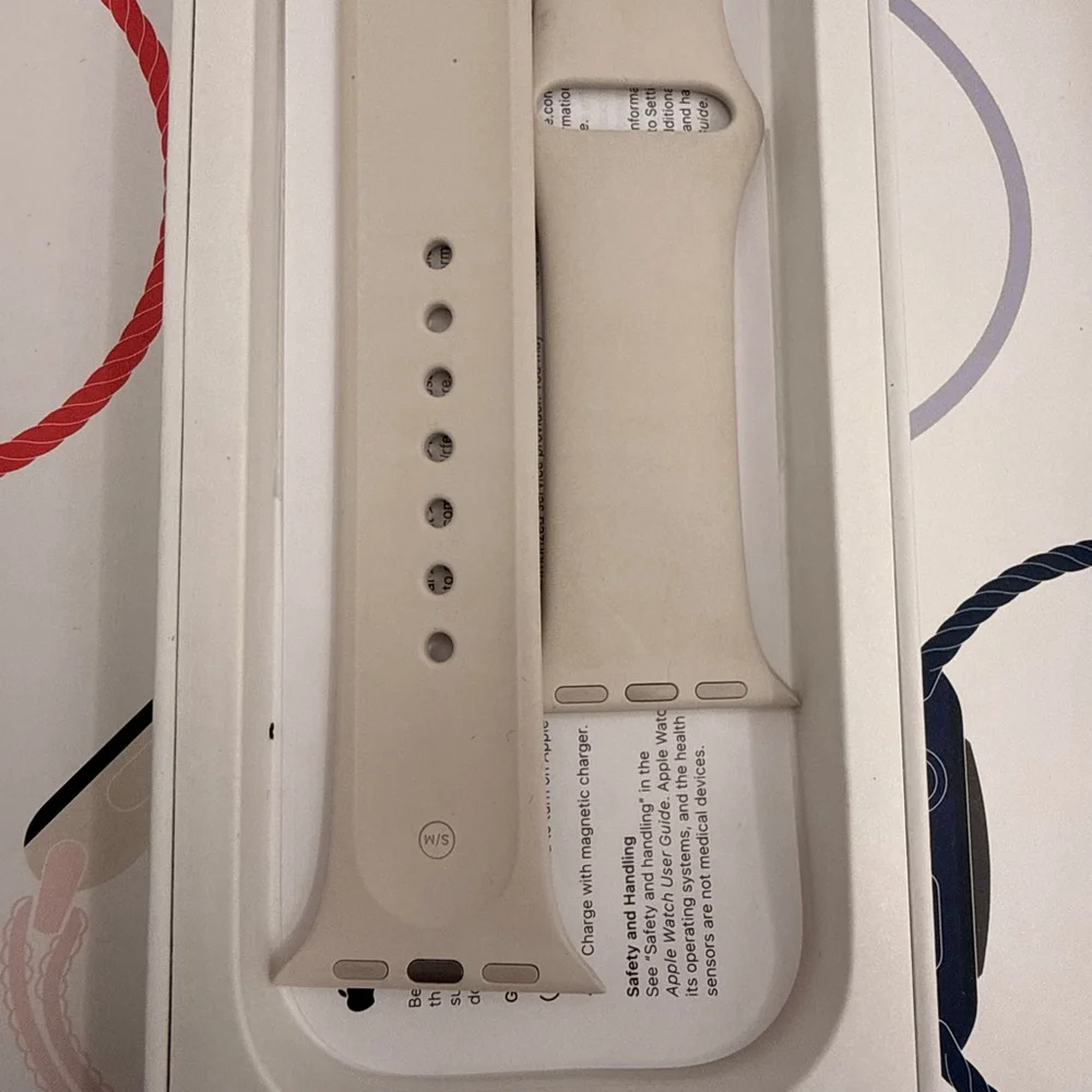 Unisex Apple Watch Series 5 GPS Smartwatch One Size White Beige